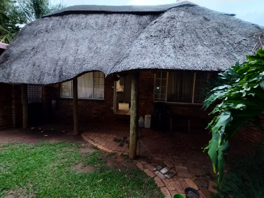 3 Bedroom Property for Sale in Safari Gardens North West